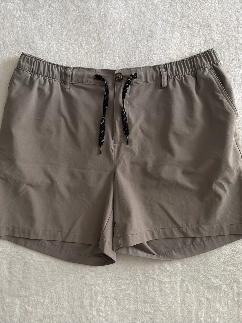 Chubbies Everywear Shorts Mens 2XL XXL Gray
6" Inseam Stretch Casual Golf